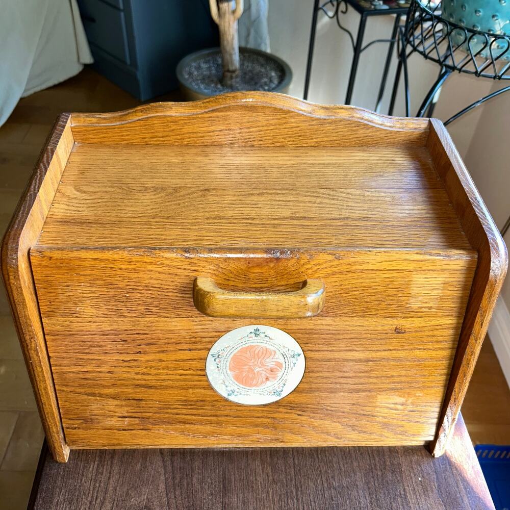 Paul Revere vintage wooden bread box ceramic medallion farmhouse country decor